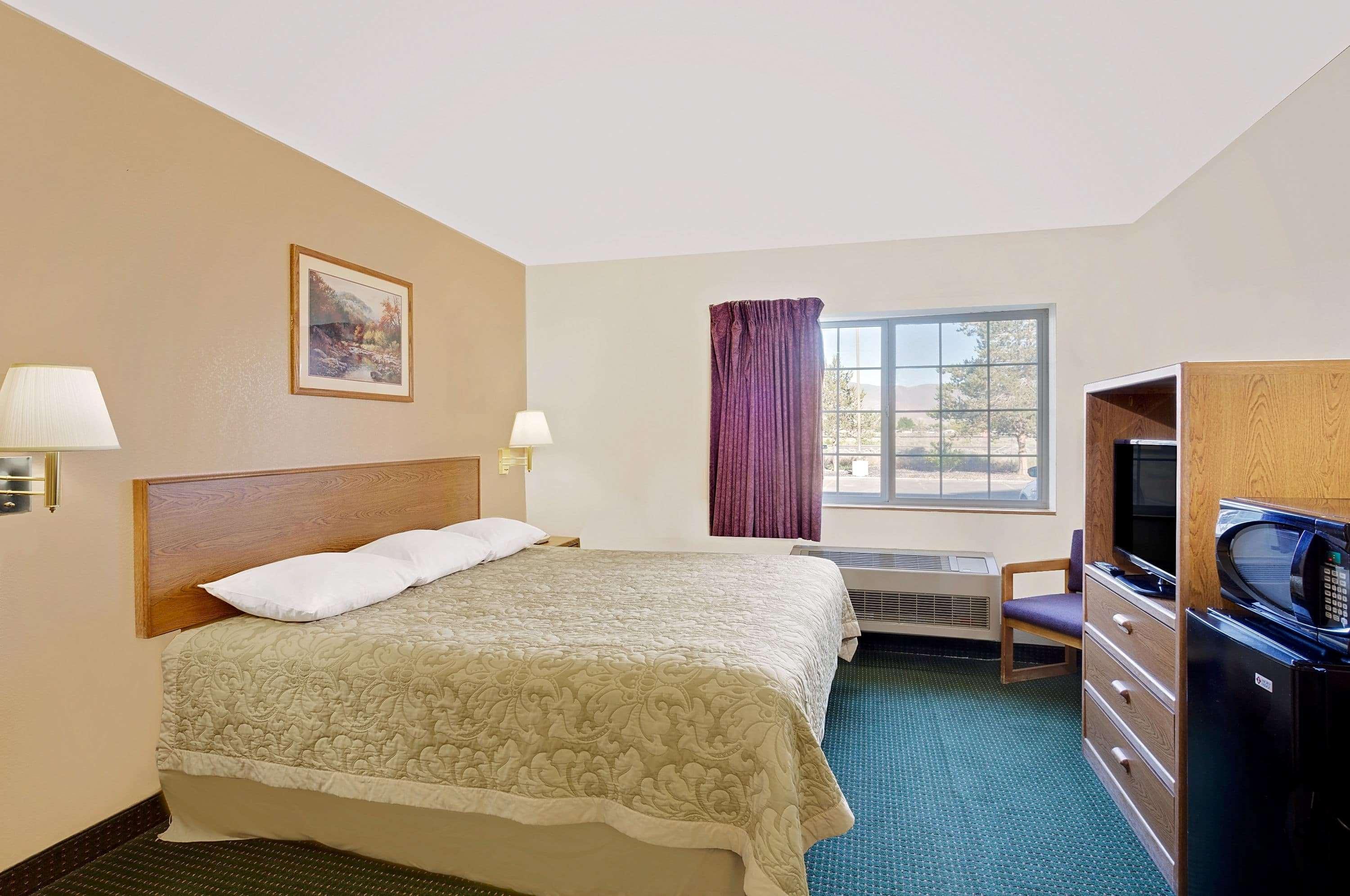 ซูเปอร์ 8 บาย วินด์แฮม แบตเทิลเมาน์เทน Hotel แบทเทิลเมาท์เทน ภายนอก รูปภาพ