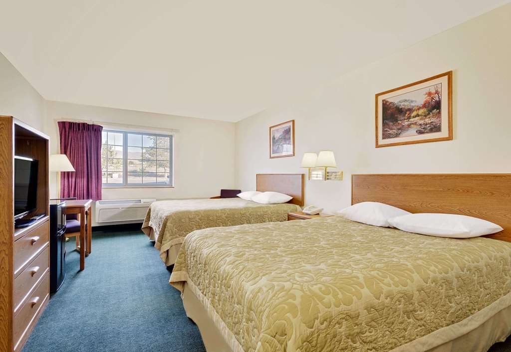 ซูเปอร์ 8 บาย วินด์แฮม แบตเทิลเมาน์เทน Hotel แบทเทิลเมาท์เทน ห้อง รูปภาพ